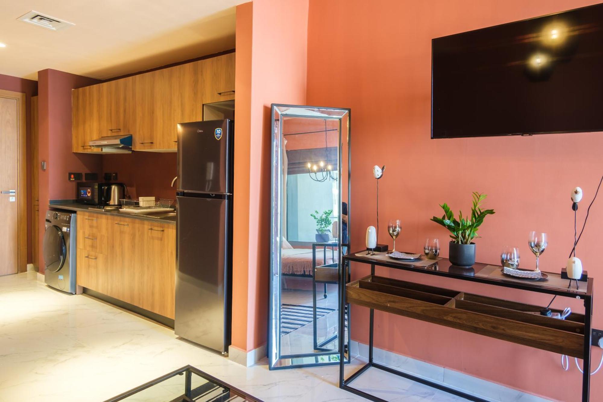 Poolside Charm Apartment อาบูดาบี ภายนอก รูปภาพ